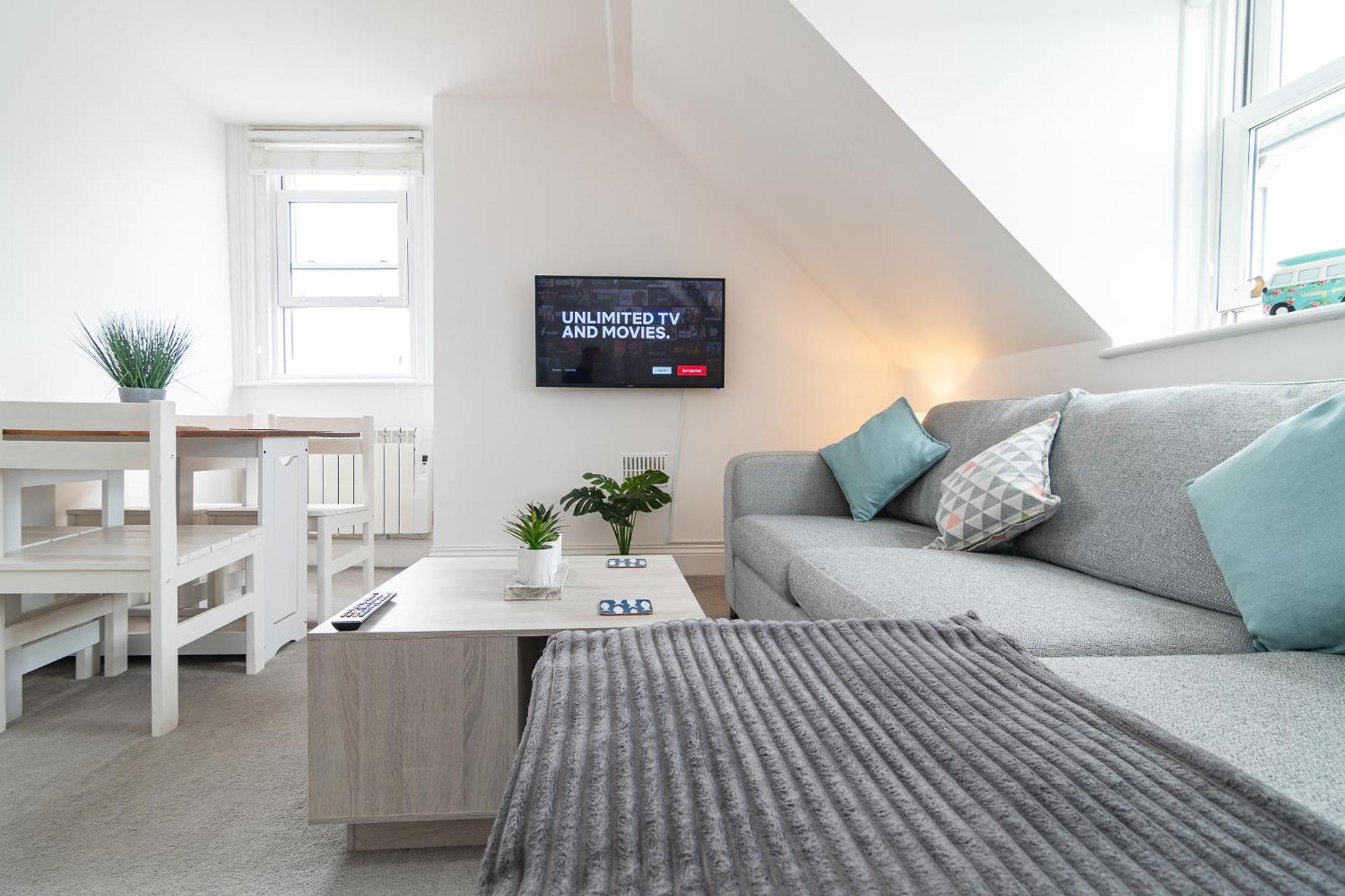 Light Airy 3 Bed Town Cntr Flat 700M To The Beach Bournemouth Exterior photo