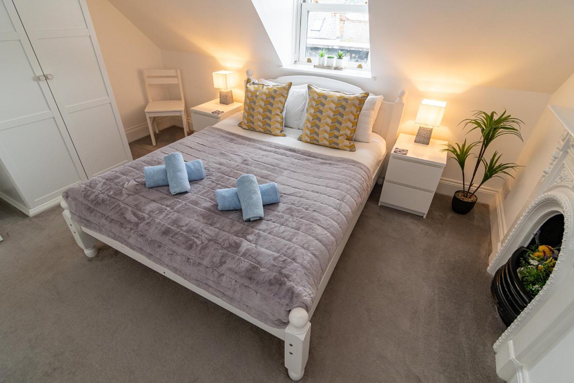 Light Airy 3 Bed Town Cntr Flat 700M To The Beach Bournemouth Exterior photo